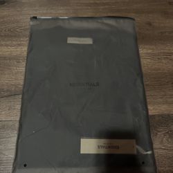 Essentials T-shirt 