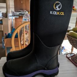 Women's   Waterproof Size 8 Rubber Rain  Boots  Purple And Black -New  (still available)