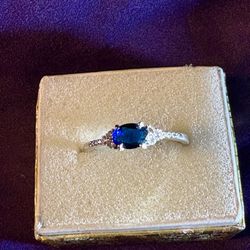 Women’s Ring **REDUCED***