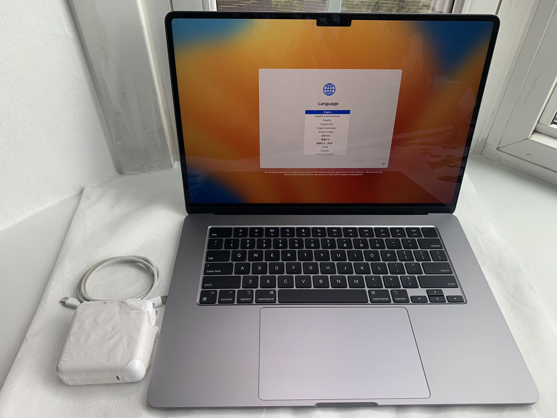 MacBook Air (15-inch, M2, 2023) 8GB  512GB
