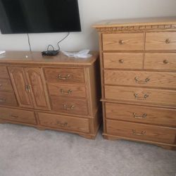 SOLID OAK WOOD DRESSERS WITH MIRROR