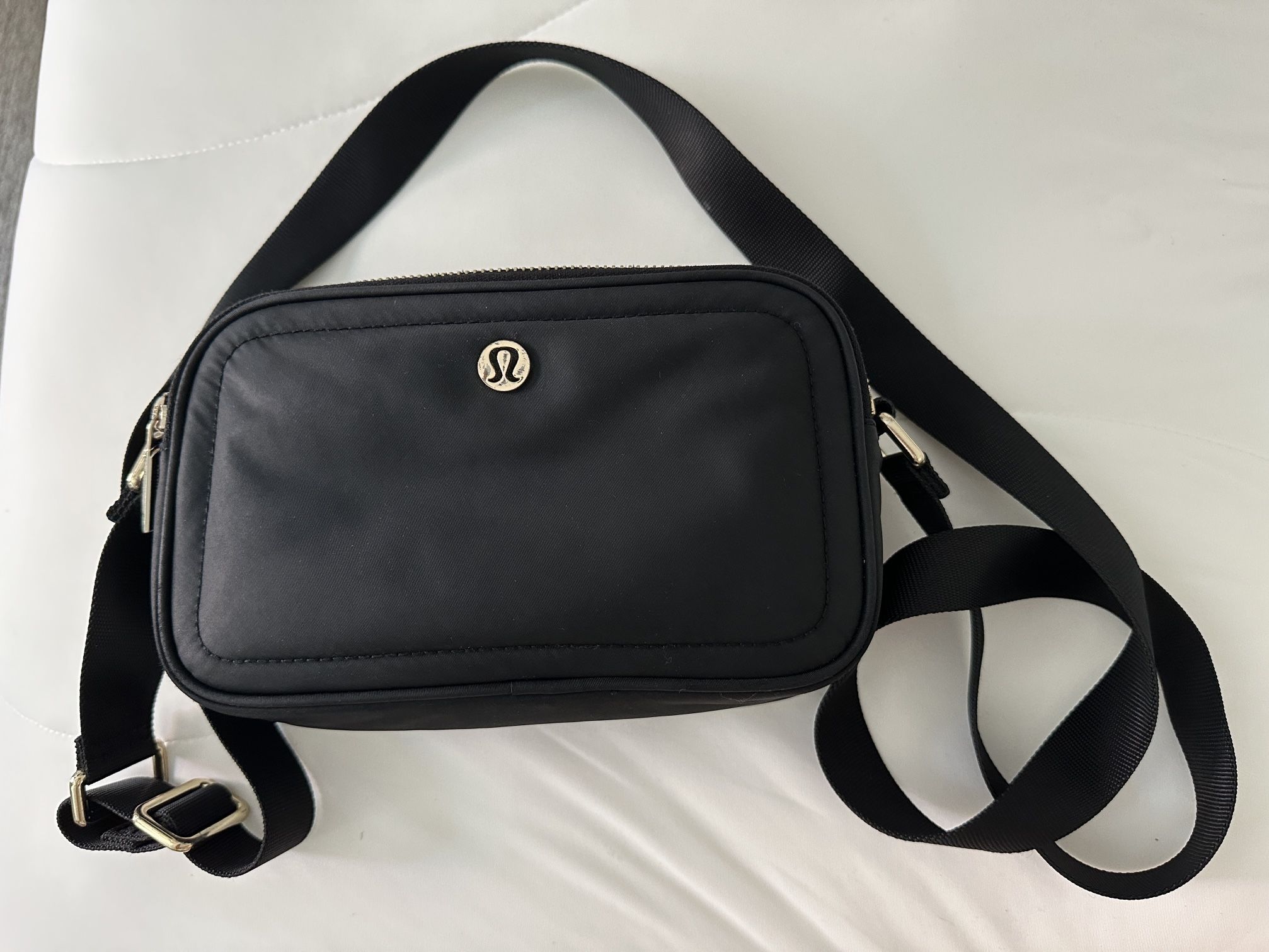 Lululemon Camera Crossbody Bag