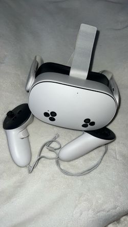 Meta Quest 3S 256GB VR Headset + Controllers
