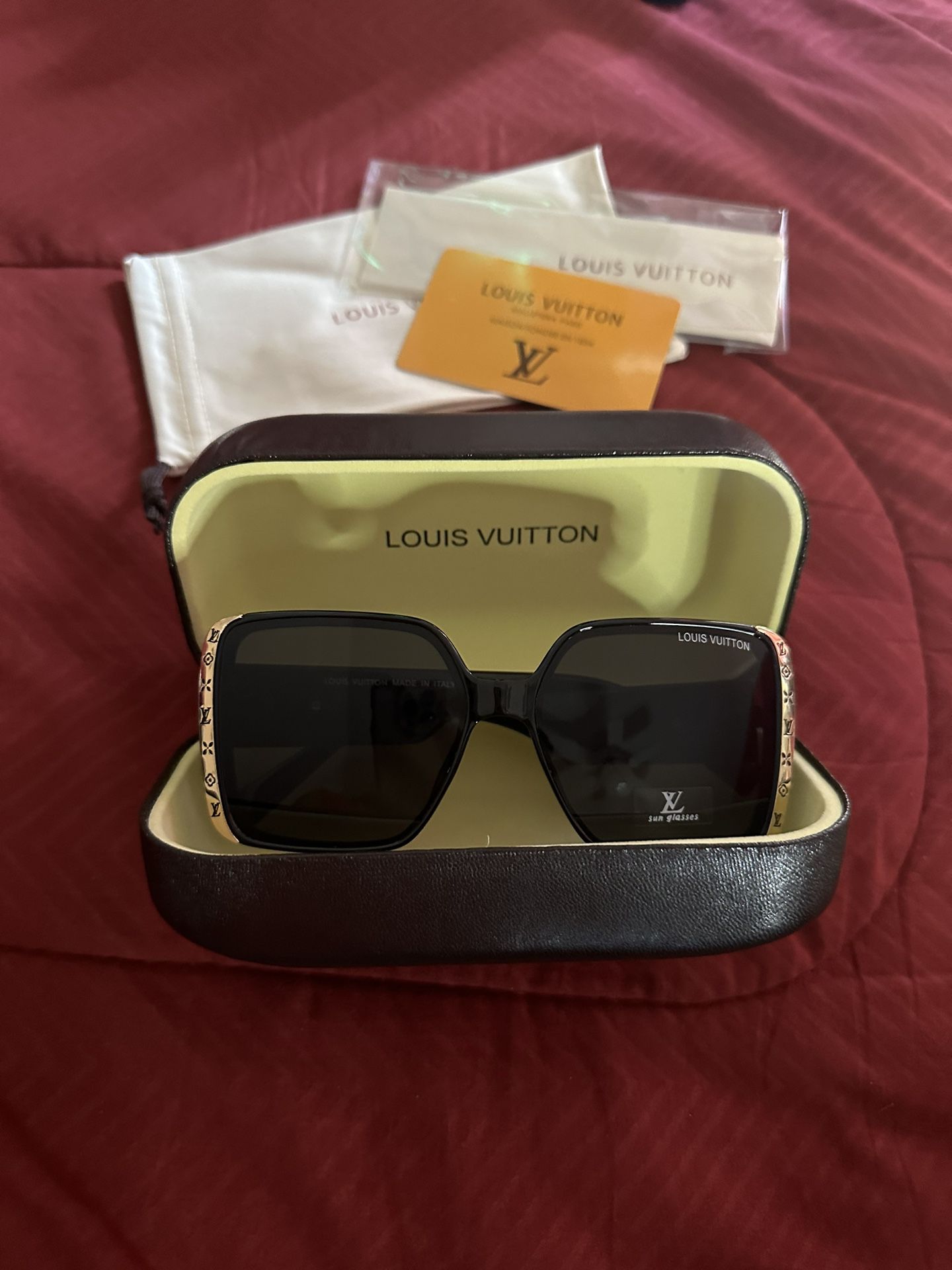 LV SUNGLASSES FOR WOMAN 