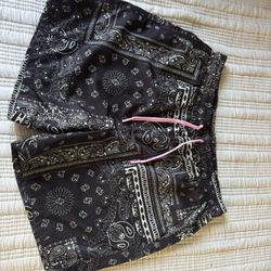 Maison Article Brown Bandana Shorts Size Large 