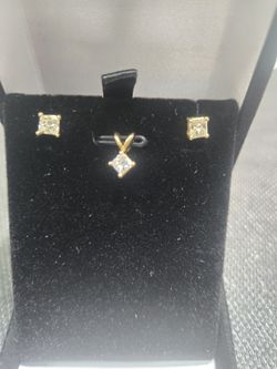 Princess Diamond Earrings & Pendant
