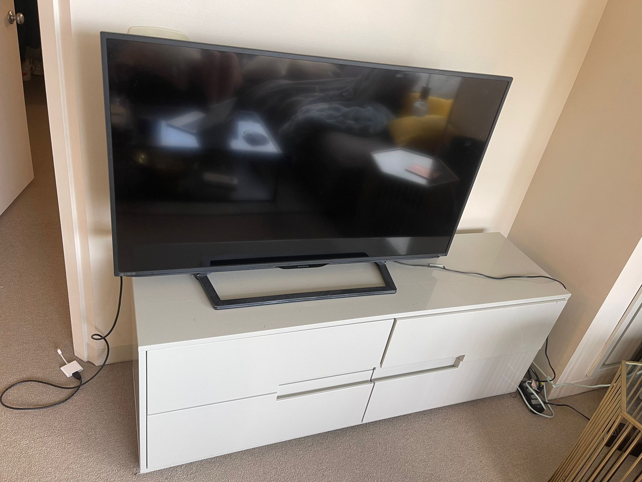 TV stand And TV