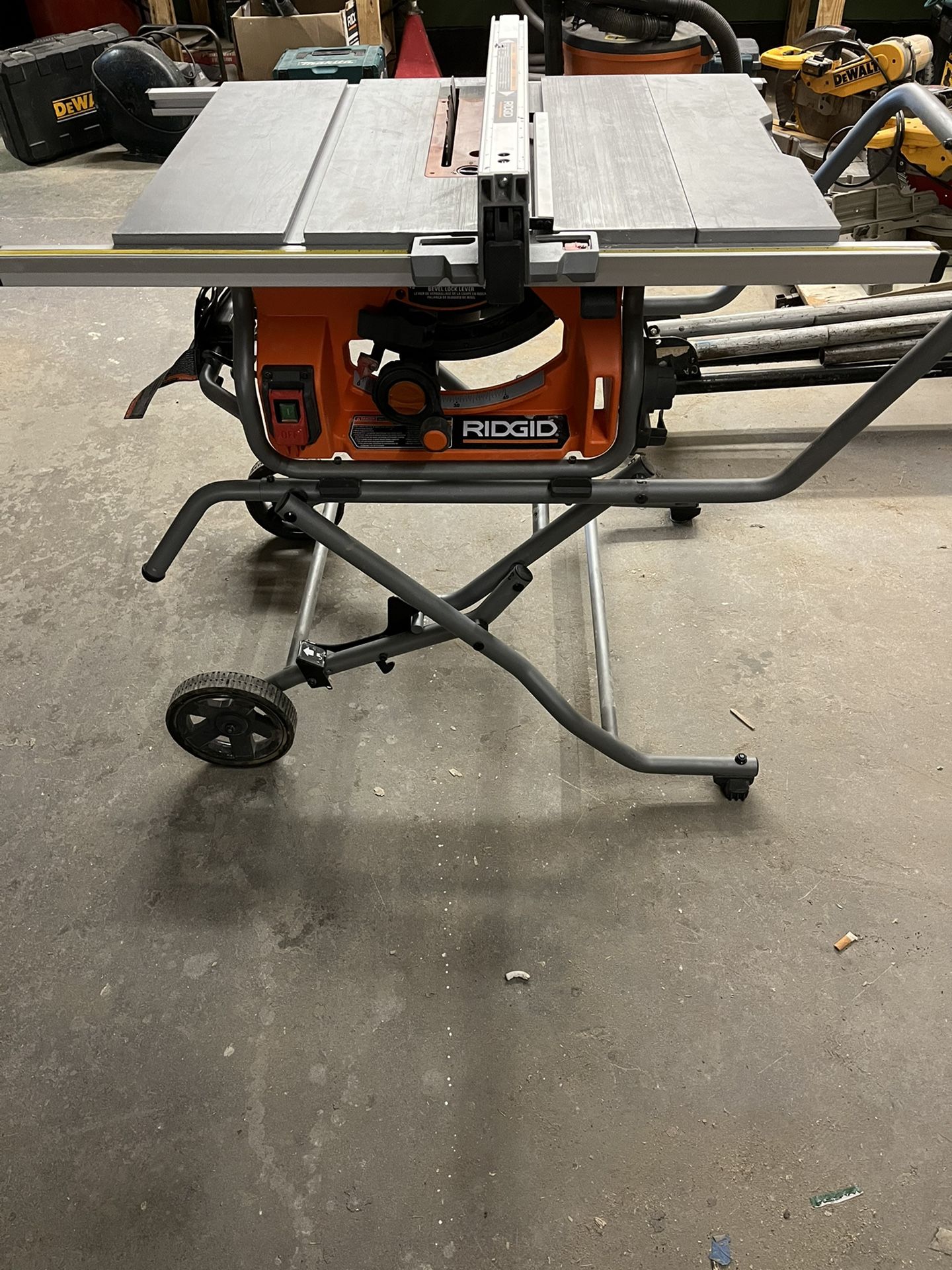 Rigid Table Saw With Universal Stand