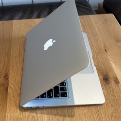 Apple MacBook Air 13” Core i5 processor 4GB RAM 256GB SSD STORAGE DRIVE $175 