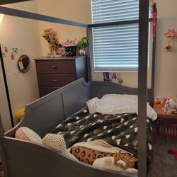 Children's Bed Frame (Twin Size)