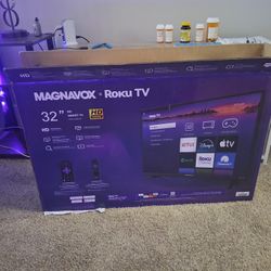 Roku
Roku 32" Select Series 720p HD Smart Roku TV with Roku TV Remote