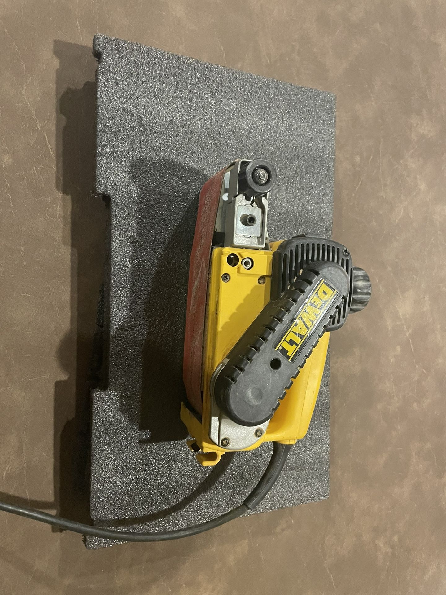 DeWalt DW430 Belt Sander