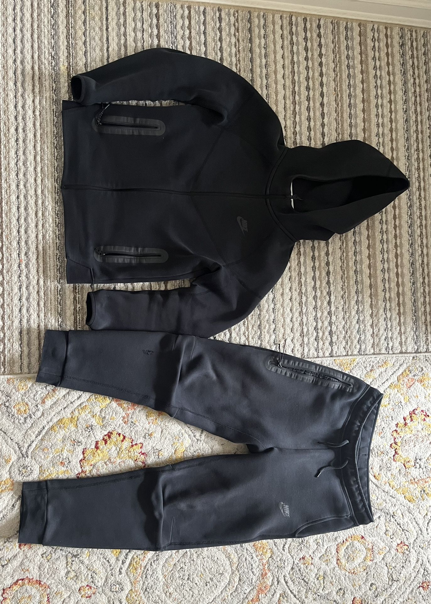 Nike tech fleece big kids