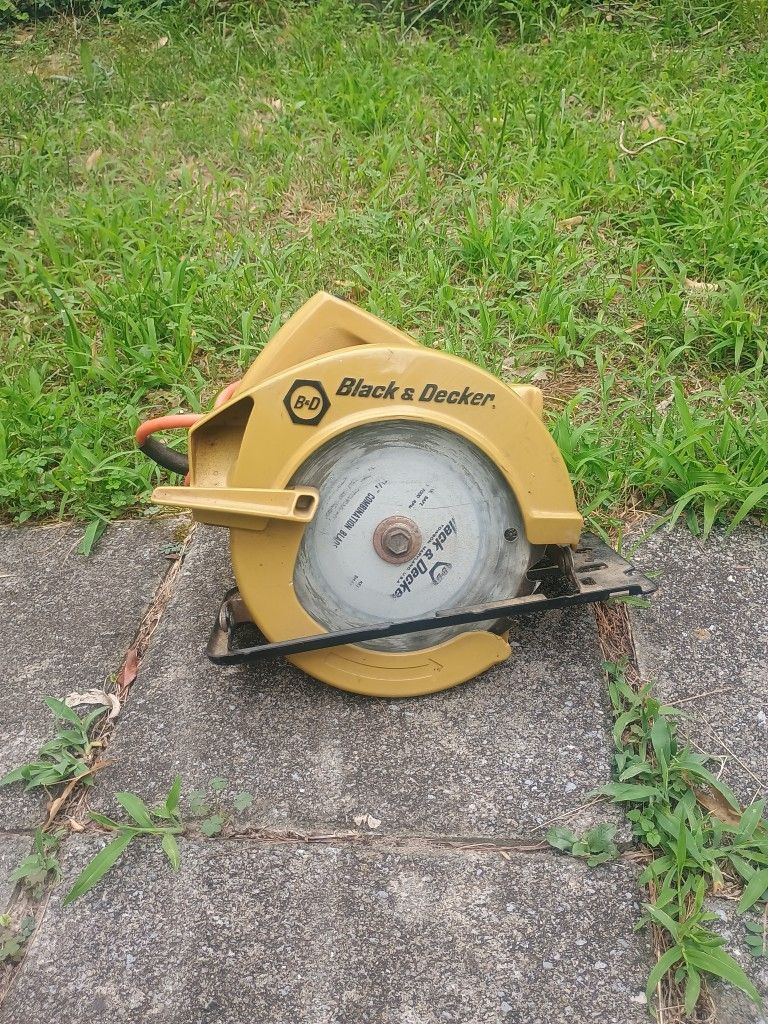 Black Decker Circular Saw