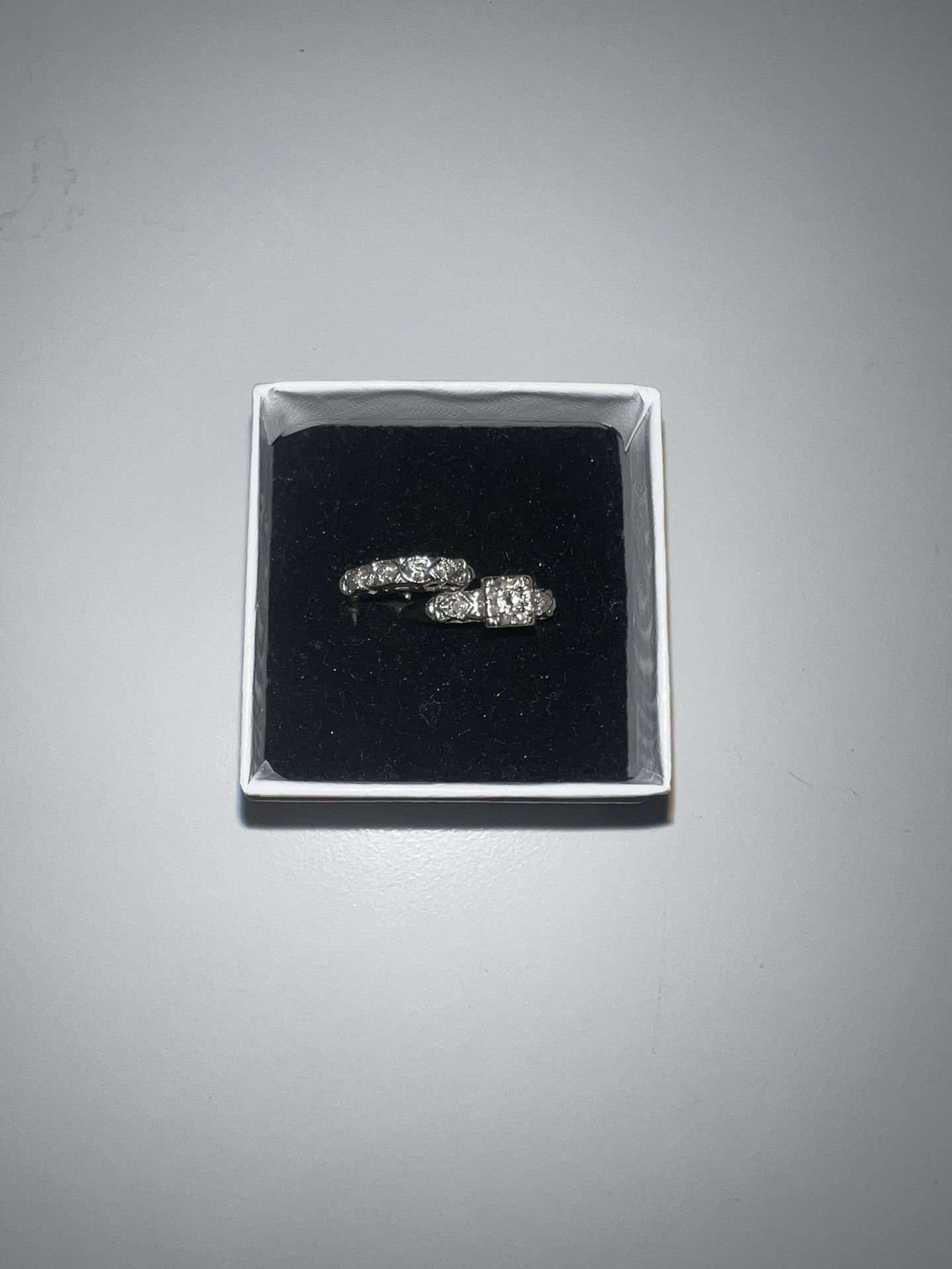 2 Diamond Rings