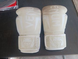 Venom Boxing Gloves 16 Oz White only 10