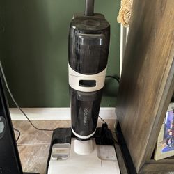 Roborock Robot Vacuum & Mop – Works Great