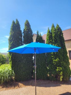 *** BRAND NEW- PATIO UMBRELLA ***