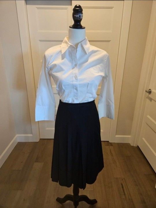 Black BCBGMaxazria Skirt - Size 0 - Color Black