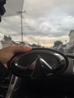 Infiniti Q50 Emblem 18+