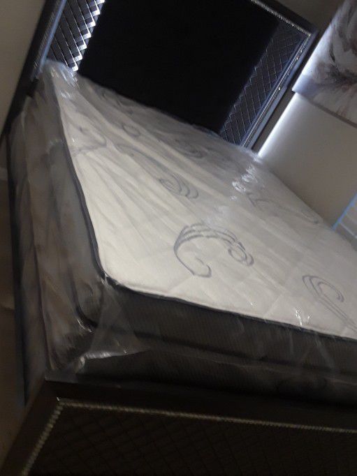Firm Pillow Top King Size Mattress Sets $399.99 Free Delivery (Mattress And Boxspring Only)