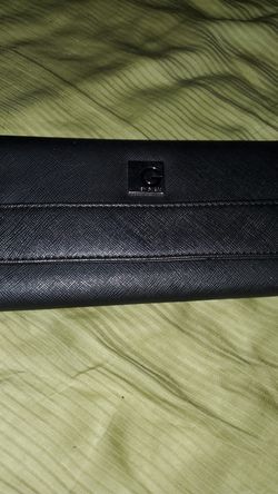 By guess wallet