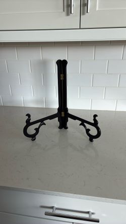 Nice Black Oriental Picture/Plate Stand