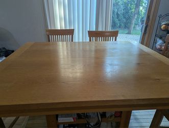 SOLID WOOD/OAK DINING TABLE SET – 6 CHAIRS – $650 OBO