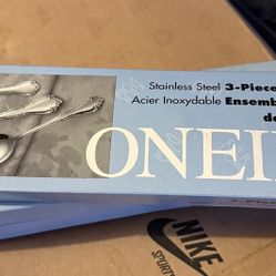 Oneida 3 Piece Hostess Set