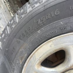 Tires Goodyear LT 225/75/16