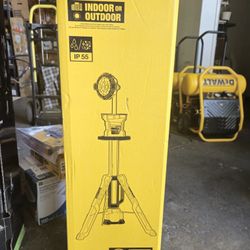DEWALT 20V MAX 3000-Lumen Adjustable
LED Tripod Light #252108
