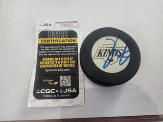 Los Angeles Kings Jari Kurri Signed Puck 