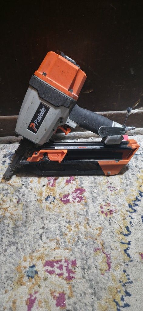 Paslode Pneumatic 3-1/4

in. 30 Degree Air Corded Compact Framing Nailer