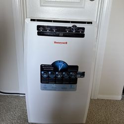 Honeywell Portable A/C Unit with Attachments