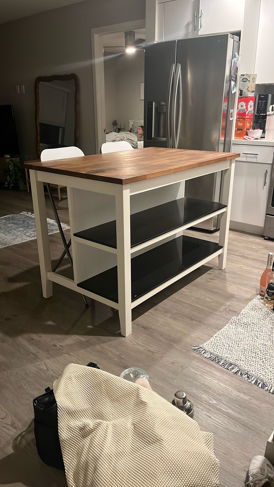 Kitchen Island And Stools