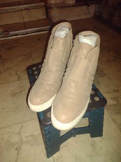 Woman shoes