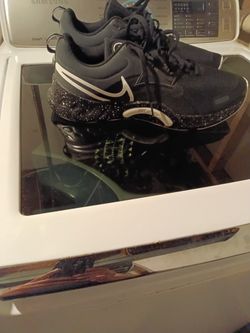 NIKE SIZE 13