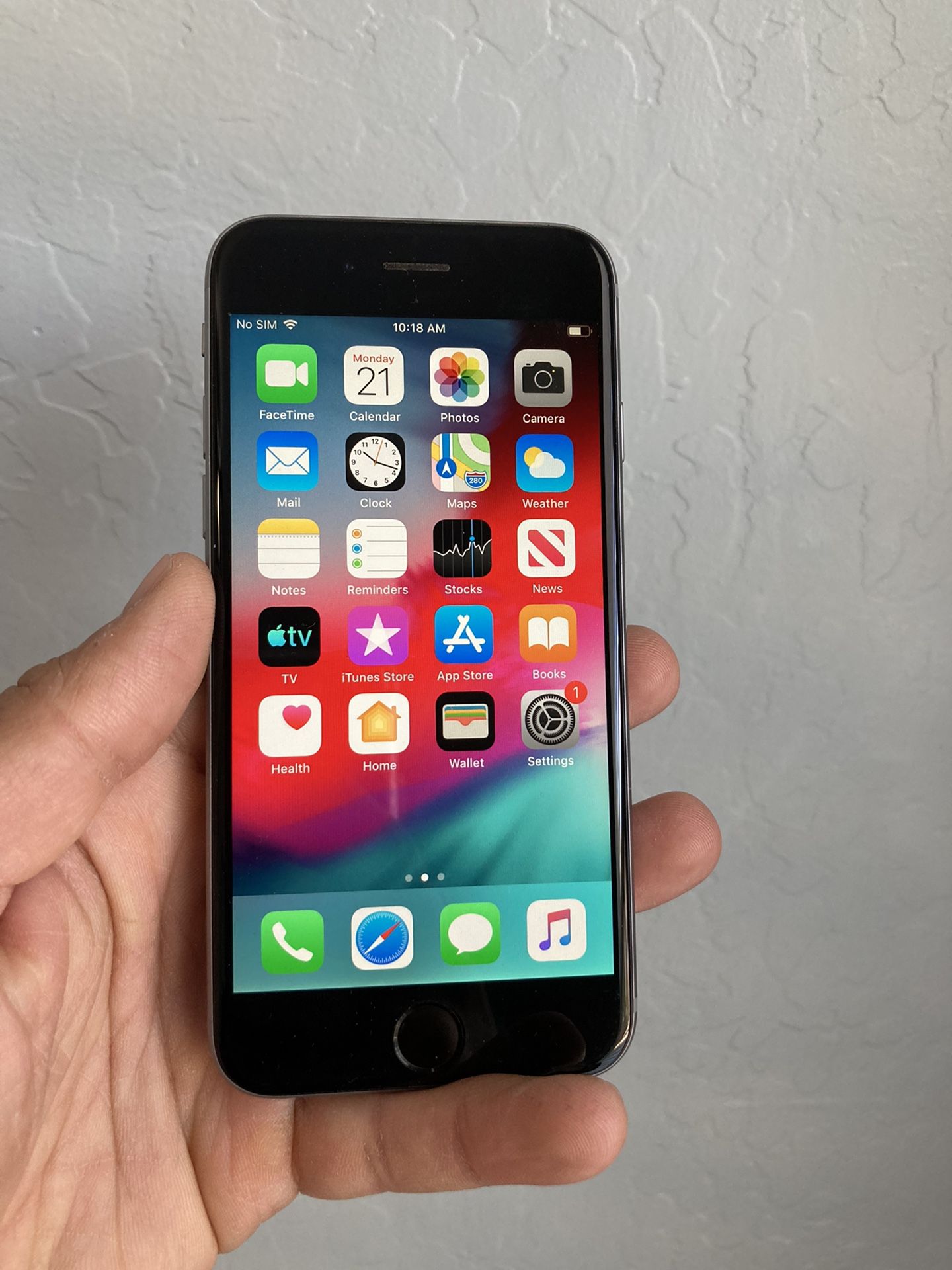 iPhone 6. Like New And Unlocked!