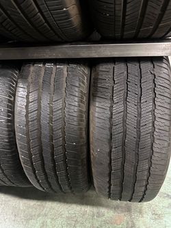 PAIR OF TIRE 275 60 20  MICHELIN 85% LIFE
