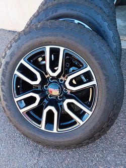 2026 NEW OEM ORIGINAL TAKEOFFS 20 INCH GMC SIERRA AT4 HAVE TPMS SENSORS TIRES GOODYEAR ALL-TERRAIN NEW 99 % $ 1599 