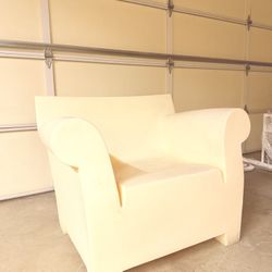 Kartell Starck Bubble Chair Saarinen Knoll DWR Eames Herman Miller Space Age