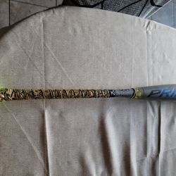 LOUISVILLE SLUGGER "PRIME" COMPOSITE BASEBALL BAT-- SIZE 28/18oz  2 5/8 BARREL  PRICE NEW $339. THIS ONE STILL HAVE FEW MORE YEARS TO SWING - $170 FIR