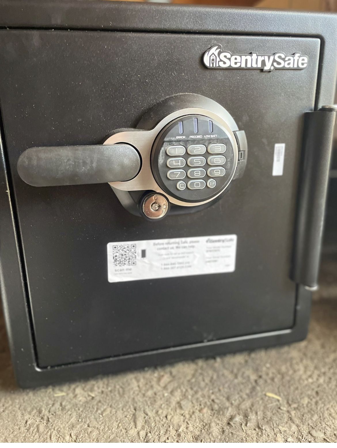 SentrySafe Sentry Safe SFW123GTC 34.8L Capacity Fire/ Water Resistant Electronic and Key Safe