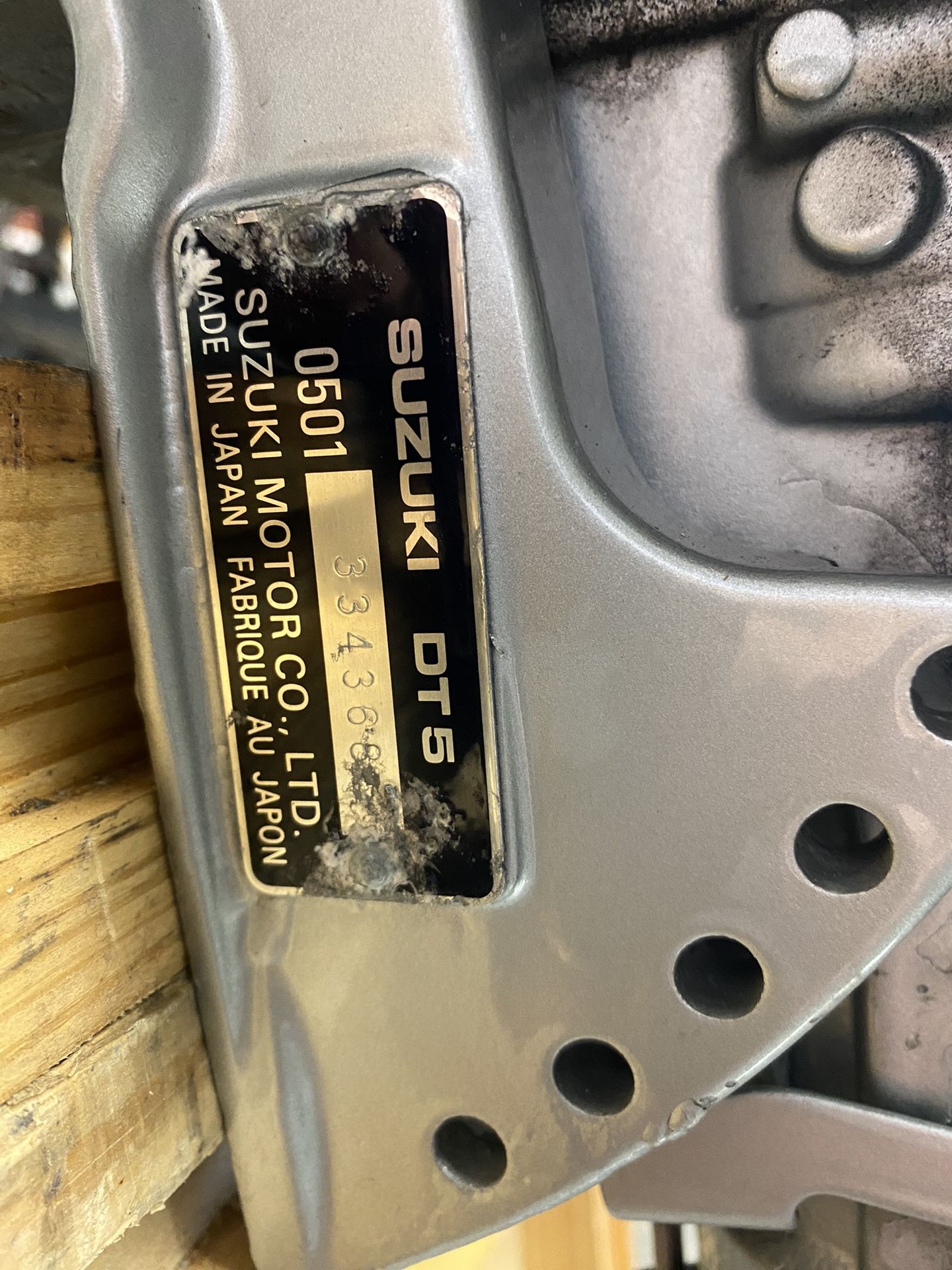 Suzuki DT5 Outboard Motor 5 Hp 2 Stroke