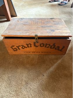 Vintage Gran Condal wine box