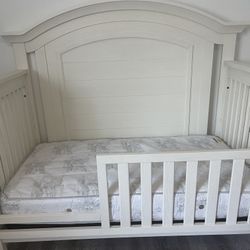 Baby/Toddler Bedroom set