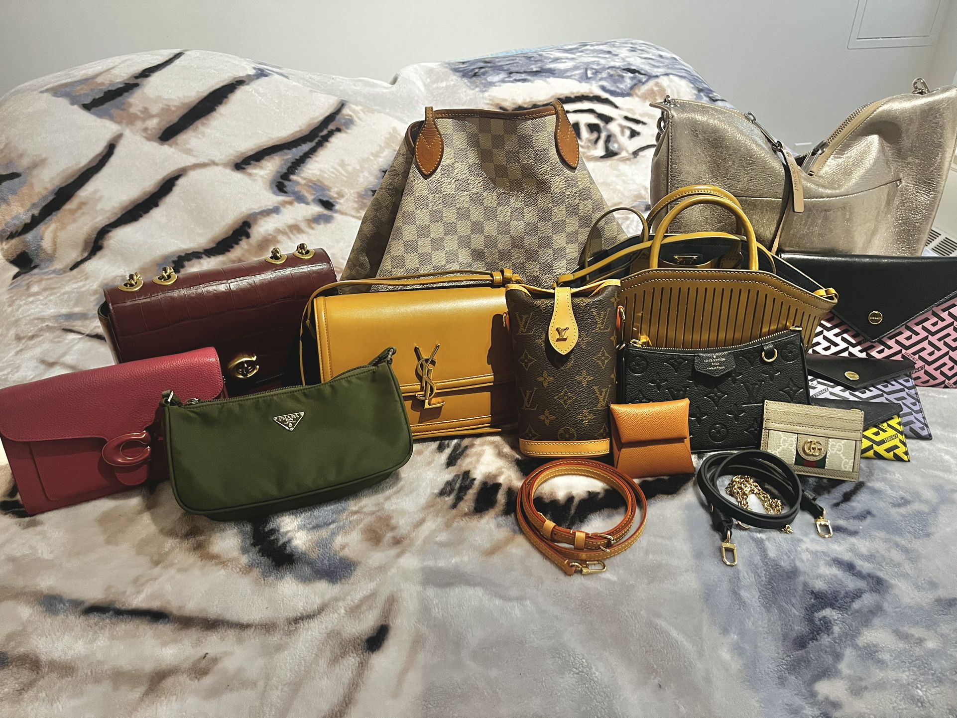 Luxury Bags!! Everything Must Go!! for Sale in New York, NY - OfferUp