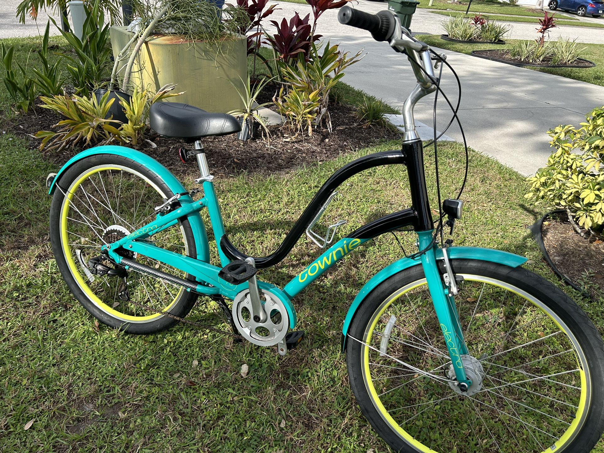 Electra Townie Bicycle 7D With Fenders And Light Package SERVICED
