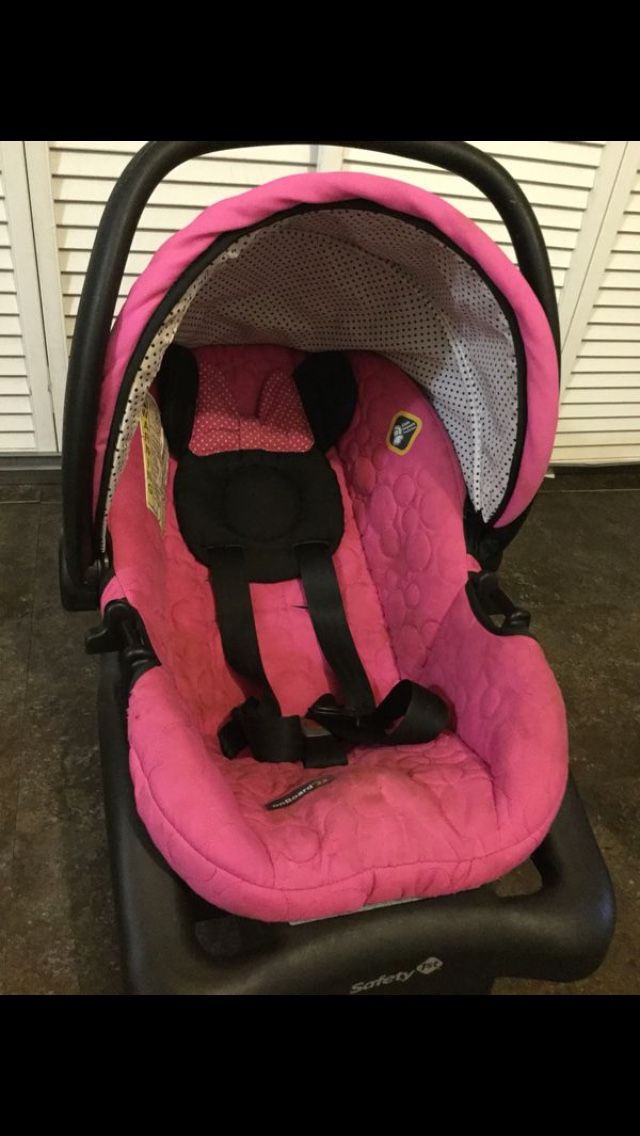 Minnie Mouse car seat with base