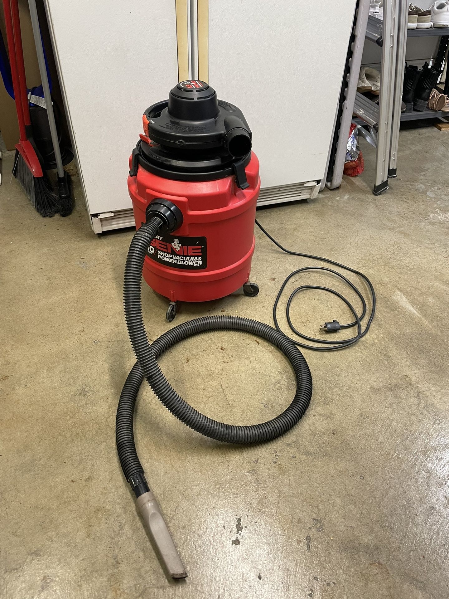 10 Gal Wet/Dry Shop Vacuum
